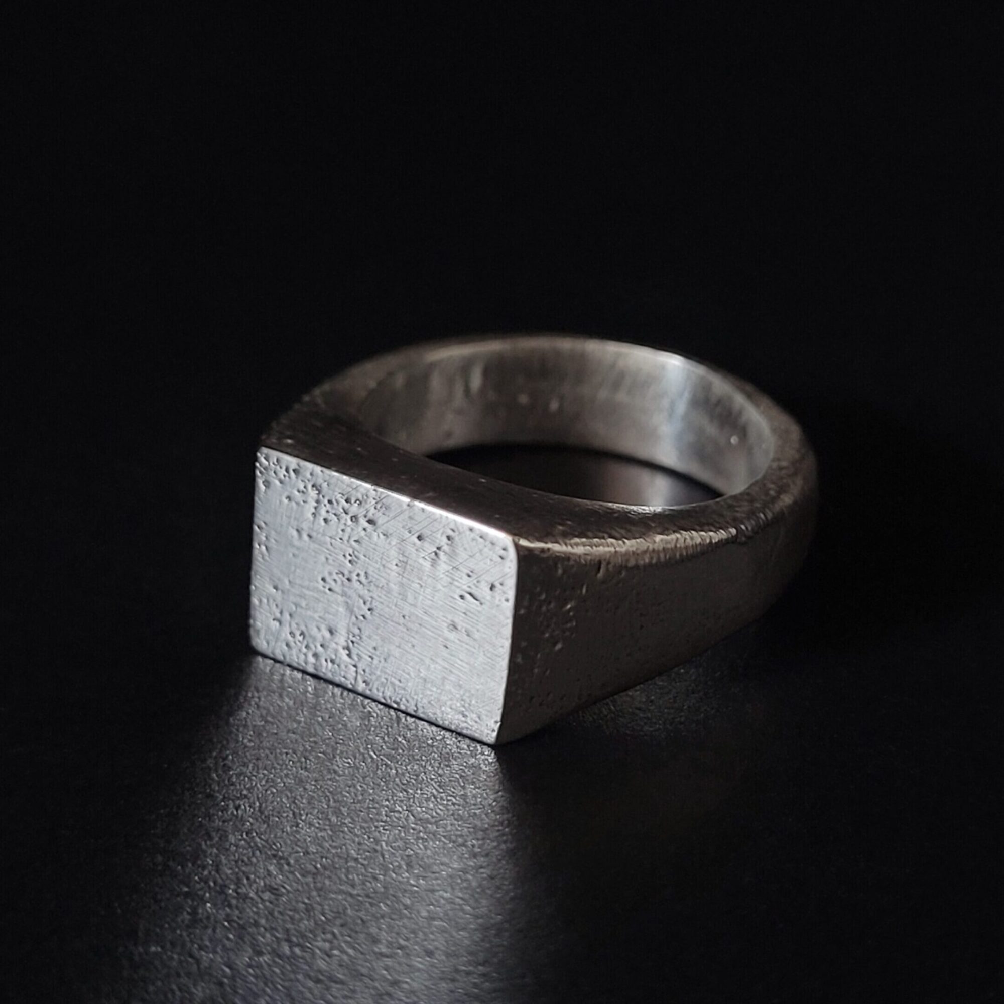 Prsten Raw Signet