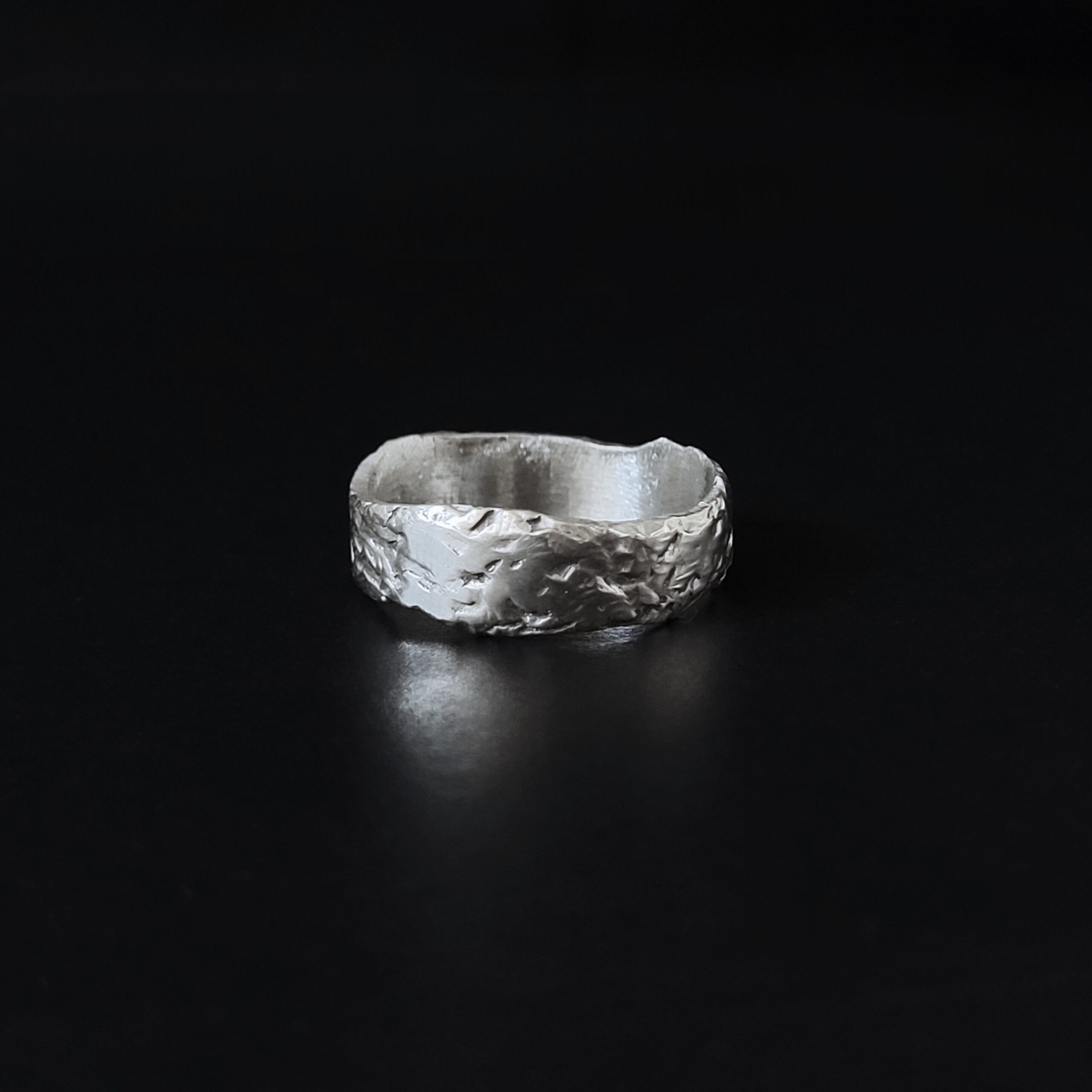 Rough scratched ring - Image 3