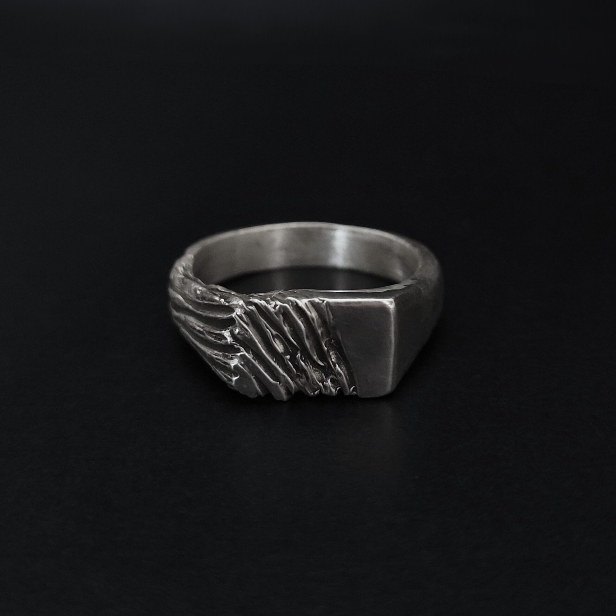 Half rough signet ring - Image 4