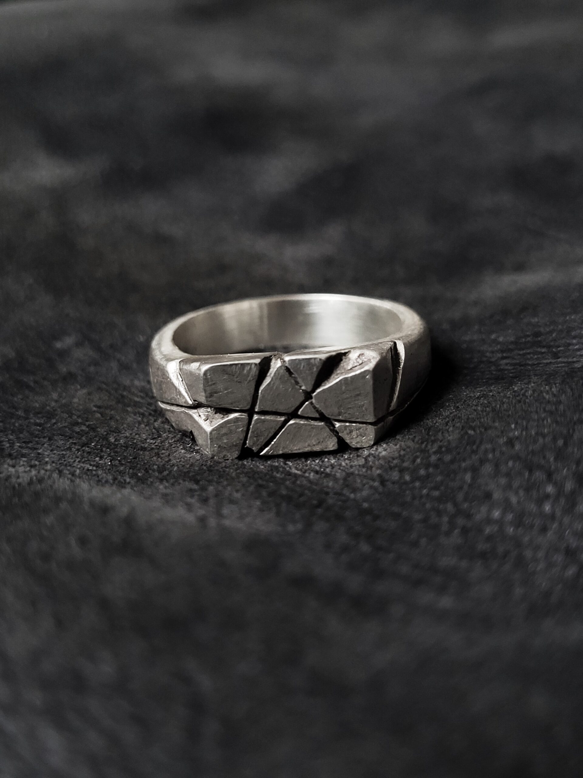 Broken Signet Ring - Image 2